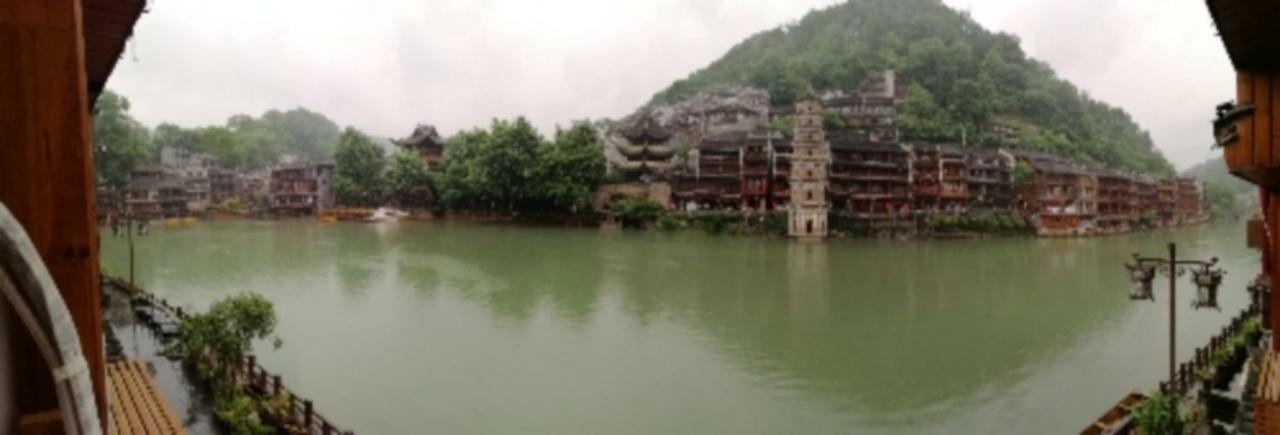 沱江缘民宿 Fenghuang Exterior foto